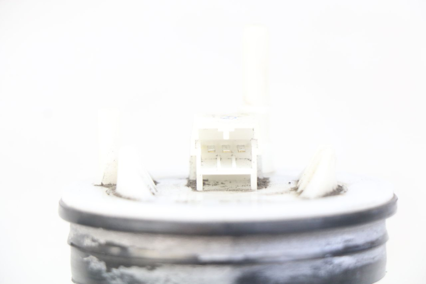 photo de INDICADOR DE NIVEL DE COMBUSTIBLE APRILIA ATLANTIC 125 (2003 - 2009) - Otra perspectiva