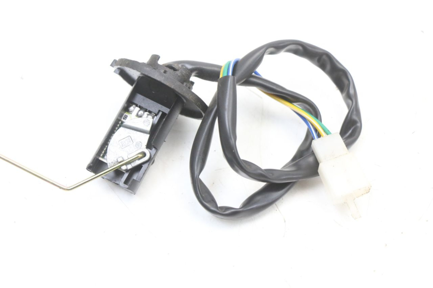 photo de INDICADOR DE NIVEL DE COMBUSTIBLE. TNT MOTOR BOSTON 4T 50 (2018 - 2025) - Primer plano técnico