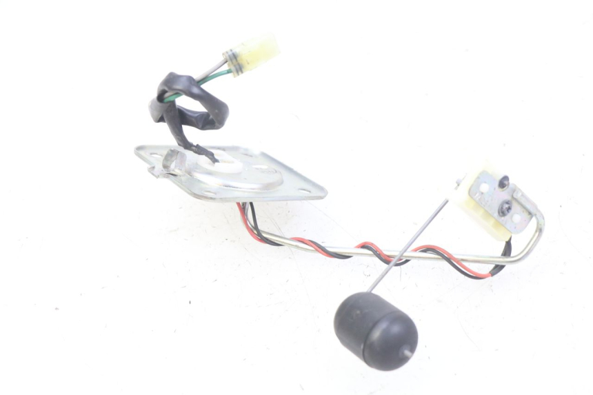 photo de INDICADOR DE NIVEL DE COMBUSTIBLE HONDA CB R 1000 (2018 - 2023) - Otra perspectiva