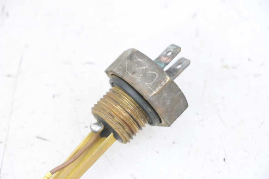 photo de INDICADOR DE NIVEL DE COMBUSTIBLE HONDA CBF 500 (2004 - 2007) - Zoom estado de uso