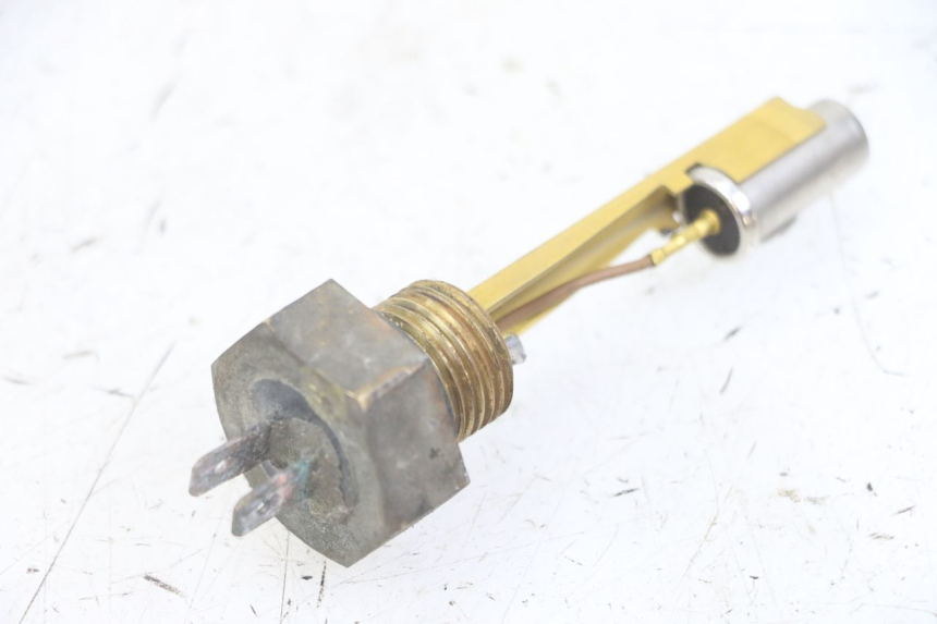 photo de INDICADOR DE NIVEL DE COMBUSTIBLE HONDA CBF 500 (2004 - 2007) - Otra perspectiva