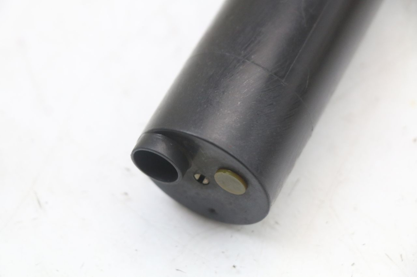 photo de INDICADOR DE NIVEL DE COMBUSTIBLE. GILERA DNA 50 (2000 - 2007) - Primer plano técnico