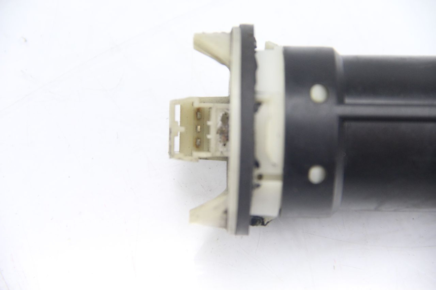 photo de DEPOSITO NIVEL PEUGEOT ELYSTAR 125 (2002 - 2007) - Zoom estado de uso