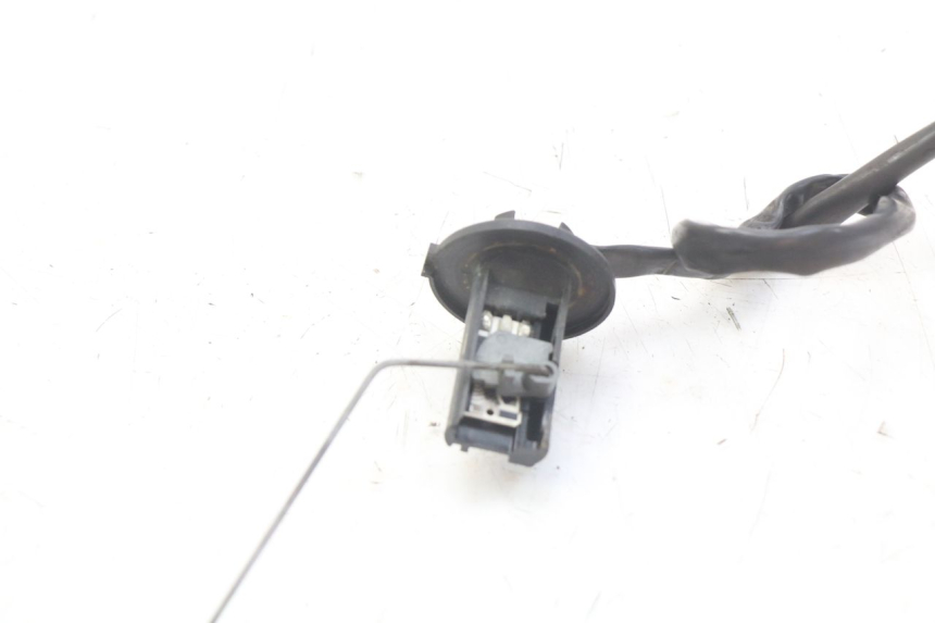 photo de INDICADOR DE NIVEL DE COMBUSTIBLE HONDA FES PANTHEON 2T 125 (1998 - 2002) - Otra perspectiva