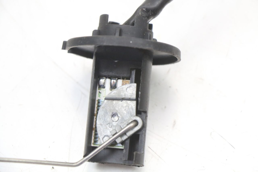 photo de INDICADOR DE NIVEL DE COMBUSTIBLE SYM FIDDLE 2 50 (2008 - 2013) - Primer plano técnico