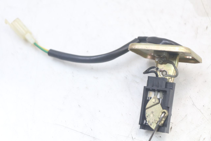 photo de INDICADOR DE NIVEL DE COMBUSTIBLE SYM FIDDLE 3 III 125 (2014 - 2020) - Otra perspectiva