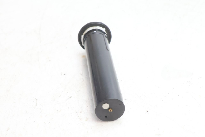 photo de INDICADOR DE NIVEL DE COMBUSTIBLE PIAGGIO FLY 2T 50 (2004 - 2017) - Primer plano técnico