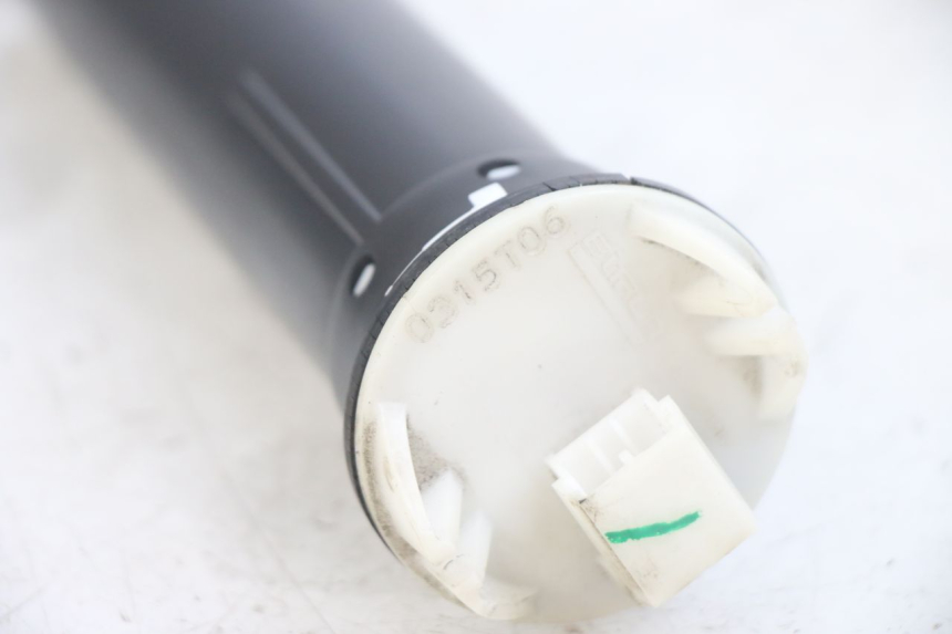 photo de INDICADOR DE NIVEL DE COMBUSTIBLE. PIAGGIO FLY 125 (2005 - 2012) - Zoom estado de uso