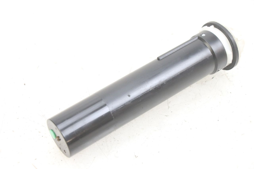 photo de INDICADOR DE NIVEL DE COMBUSTIBLE. PIAGGIO FLY 125 (2005 - 2012) - Primer plano técnico