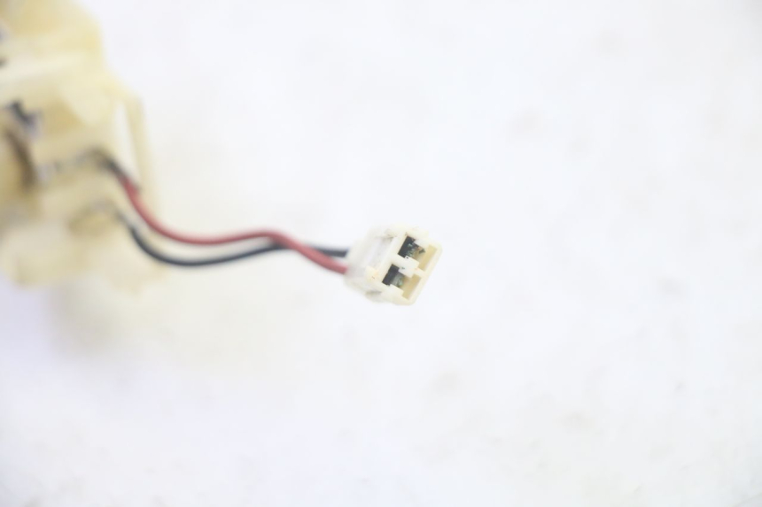 photo de DEPOSITO NIVEL YAMAHA FZ6 N FAZER 600 (2004 - 2006) - Primer plano técnico