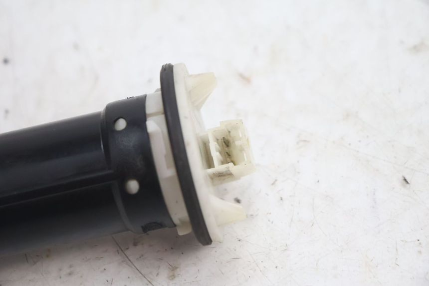 photo de INDICADOR DE NIVEL DE COMBUSTIBLE GILERA GP 800 (2007 - 2013) - Detalle de la pieza