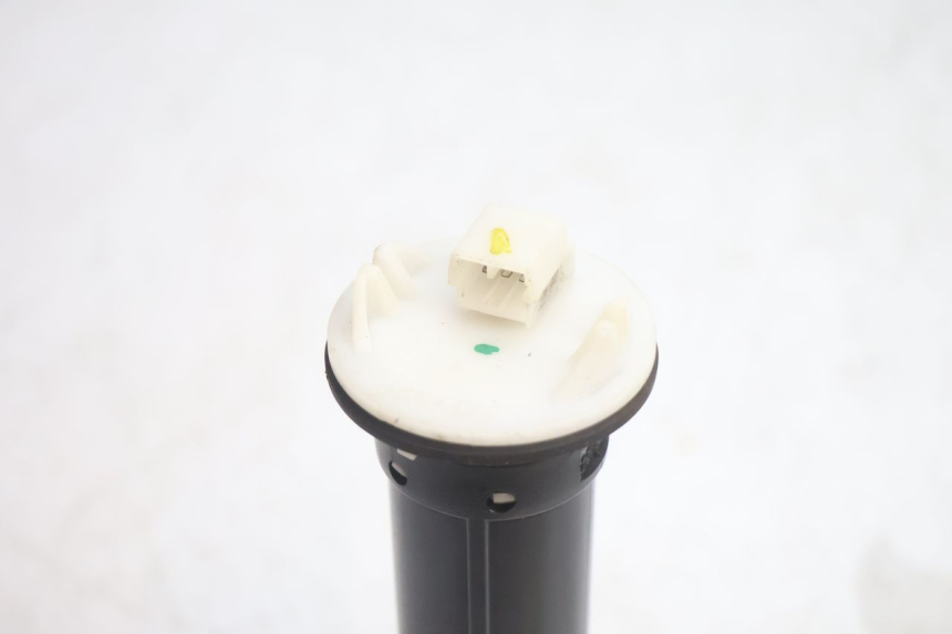 photo de INDICADOR DE NIVEL DE COMBUSTIBLE GILERA GP 800 (2007 - 2013) - Zoom estado de uso