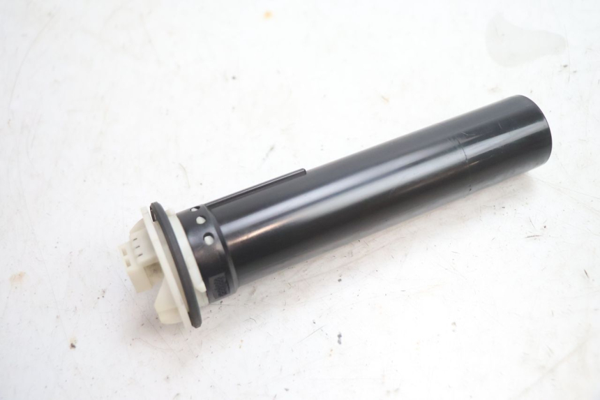 photo de INDICADOR DE NIVEL DE COMBUSTIBLE GILERA GP 800 (2007 - 2013) - Otra perspectiva