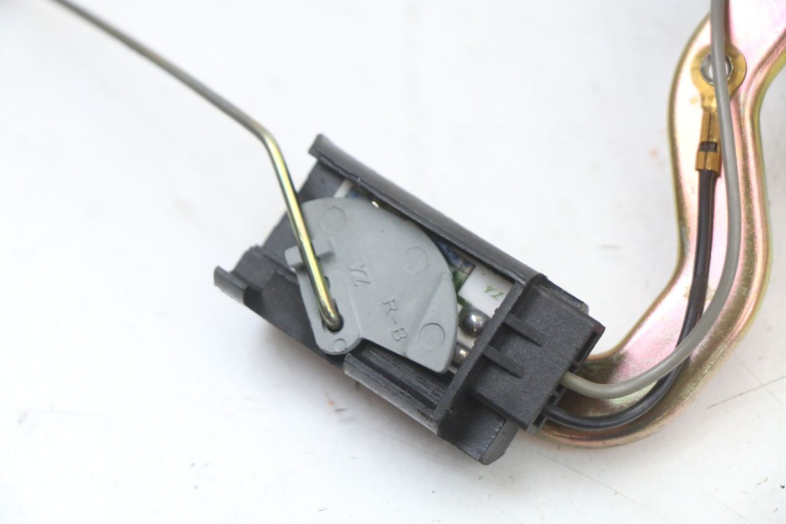 photo de INDICADOR DE NIVEL DE COMBUSTIBLE PEUGEOT KISBEE 4T 50 (2018 - 2022) - Primer plano técnico