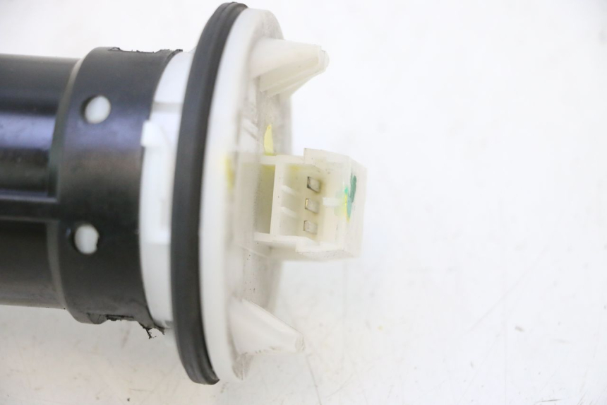 photo de INDICADOR DE NIVEL DE COMBUSTIBLE PIAGGIO LIBERTY IGET 4T 50 (2015 - 2020) - Estado de la superficie y material