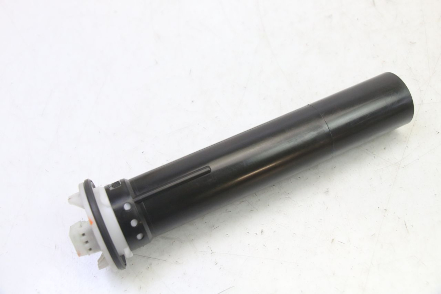 photo de DEPOSITO NIVEL PIAGGIO MP3 HPE 310 (2024 - 2025) - Primer plano técnico