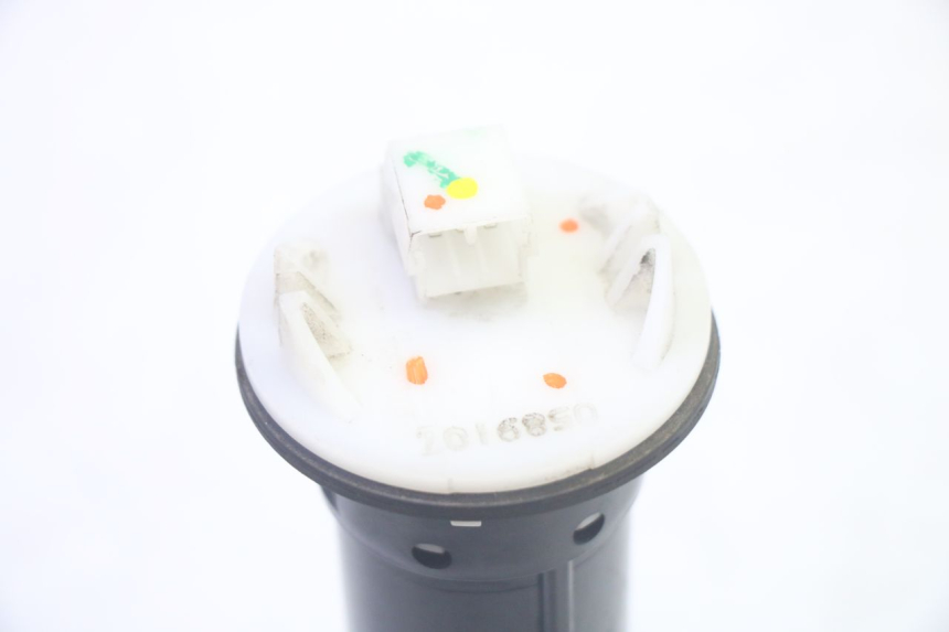 photo de DEPOSITO NIVEL PIAGGIO MP3 HPE 350 (2018 - 2020) - Primer plano técnico