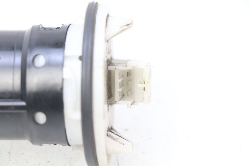 photo de INDICADOR DE NIVEL DE COMBUSTIBLE PIAGGIO MP3 LT 300 (2010 - 2016) - Primer plano técnico