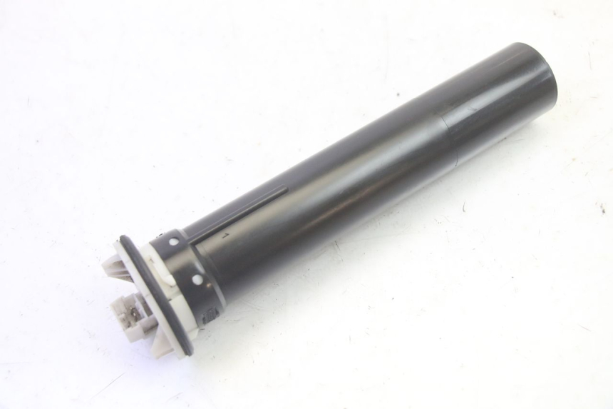 photo de INDICADOR DE NIVEL DE COMBUSTIBLE PIAGGIO MP3 LT 400 (2007 - 2012) - Primer plano técnico