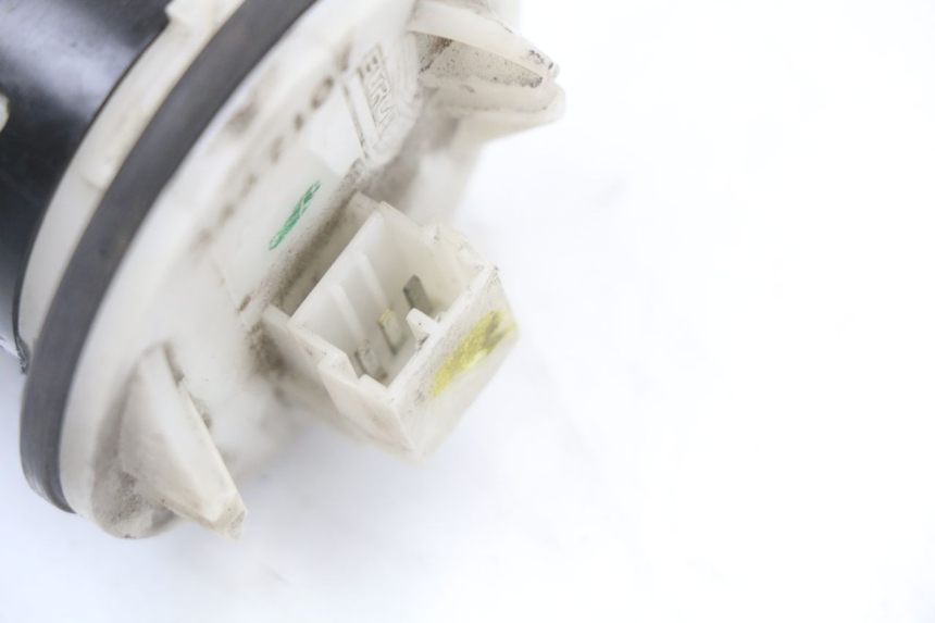 photo de DEPOSITO NIVEL PIAGGIO MP3 125 (2006 - 2014) - Zoom estado de uso