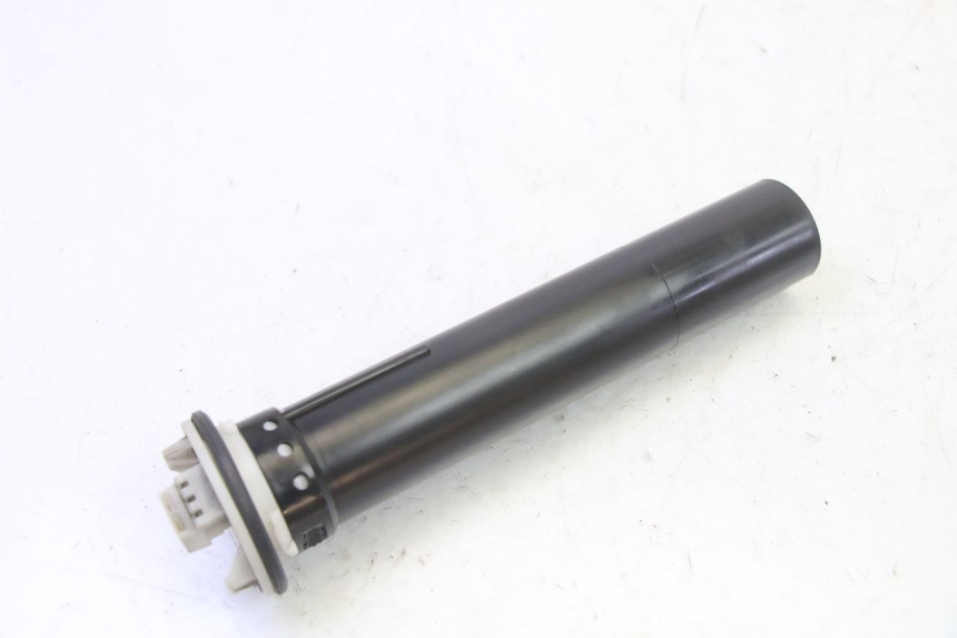 photo de DEPOSITO NIVEL PIAGGIO MP3 125 (2006 - 2014) - Otra perspectiva