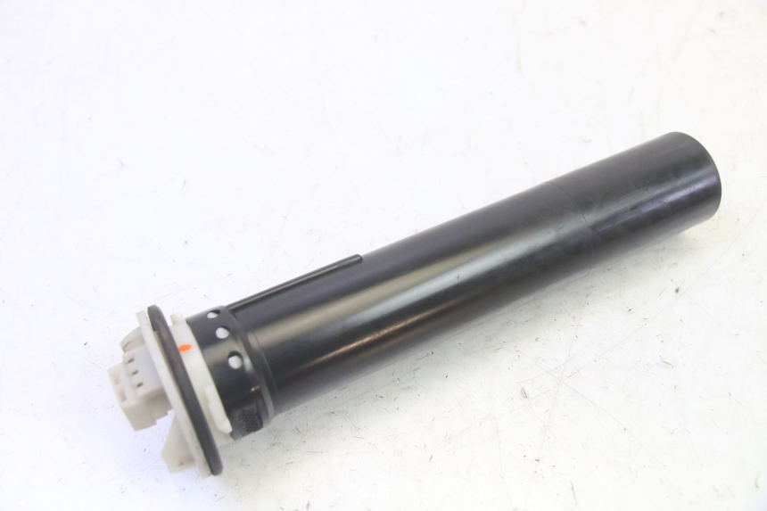 photo de INDICADOR DE NIVEL DE COMBUSTIBLE PIAGGIO MP3 RL 250 (2006 - 2010) - Primer plano técnico