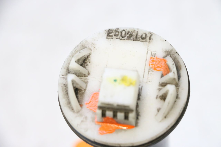 photo de INDICADOR DE NIVEL DE COMBUSTIBLE PIAGGIO MP3 RL 250 (2006 - 2010) - Detalle de la pieza