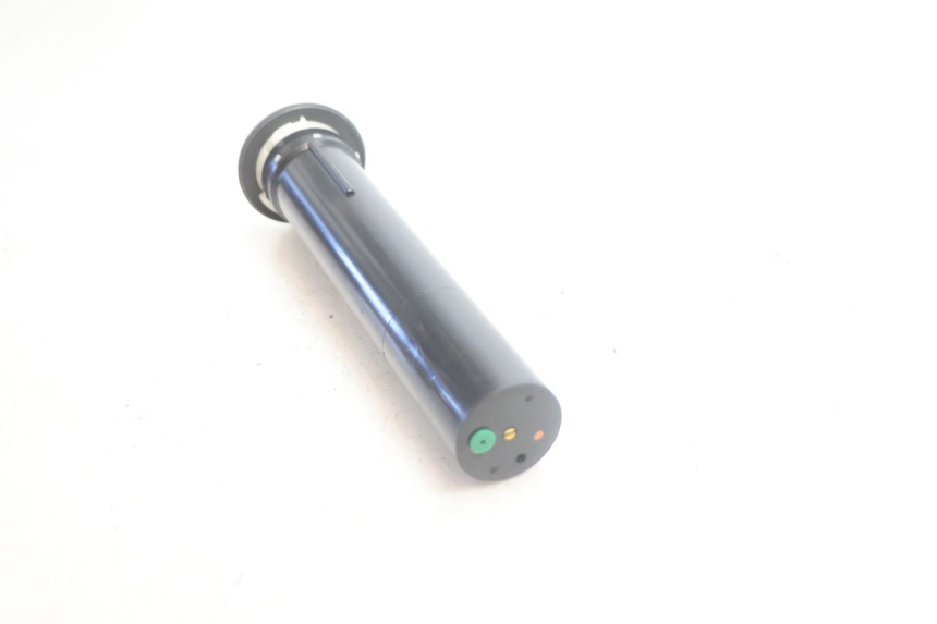 photo de DEPOSITO NIVEL PIAGGIO MP3 500 (2016 - 2018) - Primer plano técnico