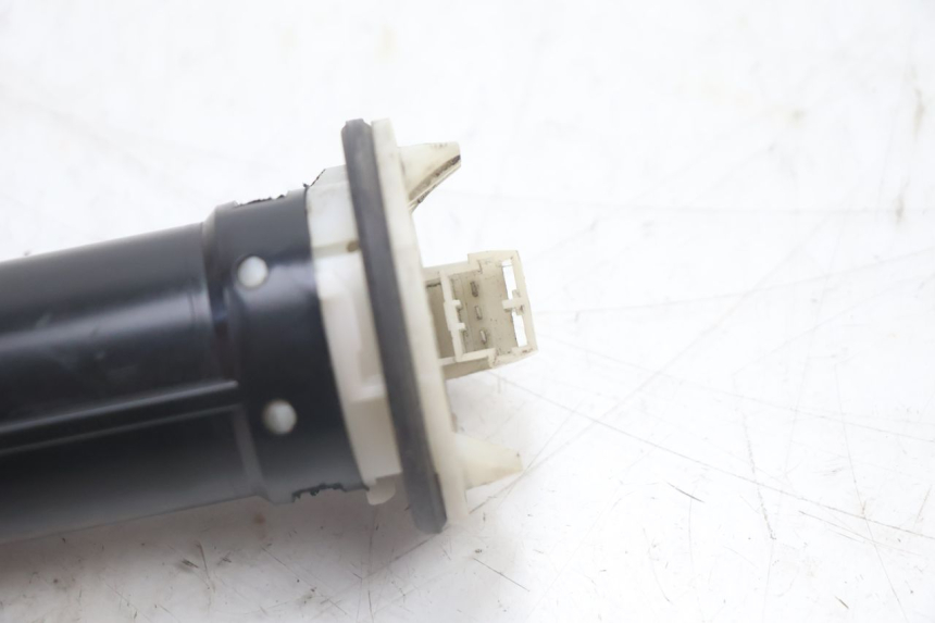 photo de DEPOSITO NIVEL PIAGGIO MP3 125 (2006 - 2014) - Detalle de la pieza
