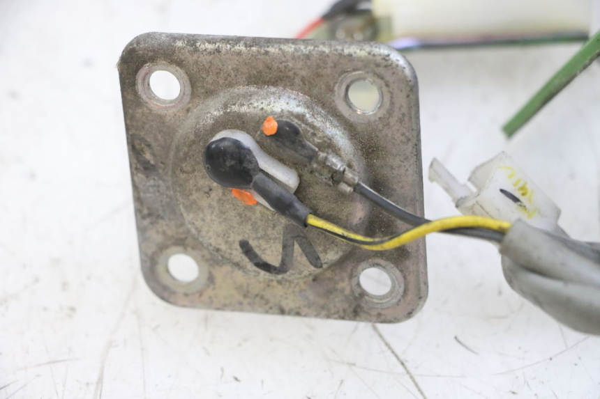 photo de INDICADOR DE NIVEL DE COMBUSTIBLE PIAGGIO NEW TYPHOON 50 (2018 - 2021) - Primer plano técnico