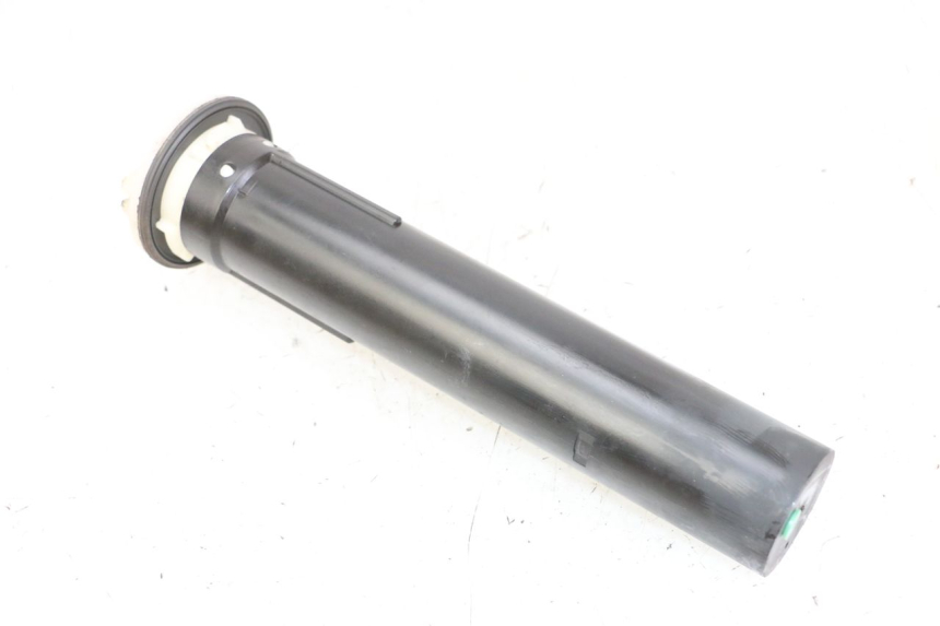 photo de DEPOSITO NIVEL PIAGGIO MP3 125 (2006 - 2014) - Detalles de los puntos de fijación