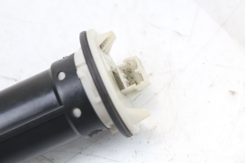 photo de INDICADOR DE NIVEL DE COMBUSTIBLE PIAGGIO VESPA LX 2T 50 (2005 - 2013) - Zoom estado de uso