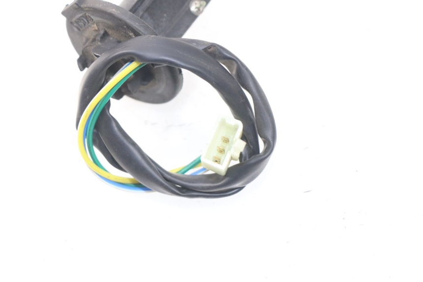 photo de DEPOSITO NIVEL VASTRO R-ONE 4T 50 (2014 - 2022) - Zoom estado de uso