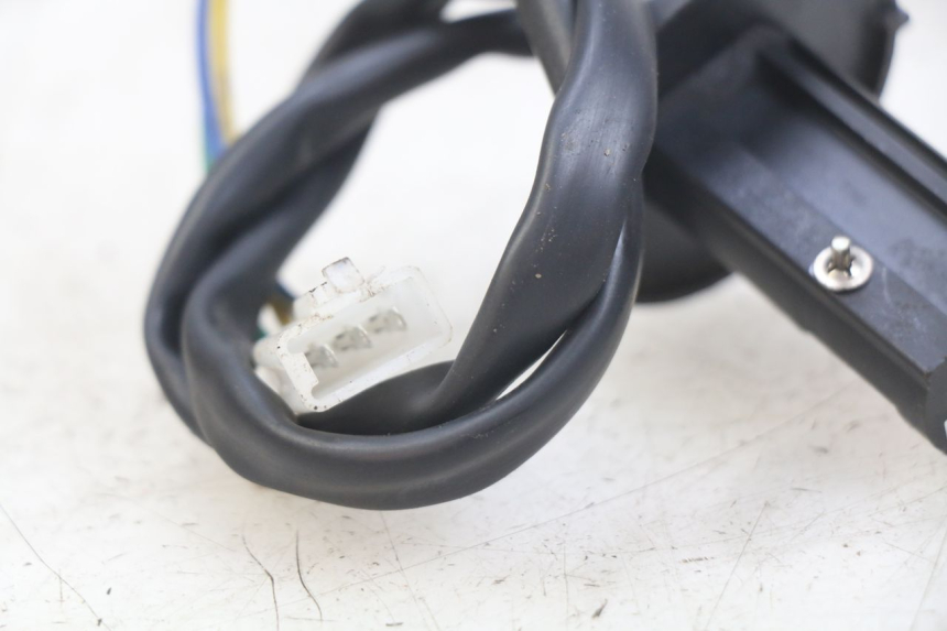 photo de INDICADOR DE NIVEL DE COMBUSTIBLE TNT MOTOR ROMA 10' 4T 50 (2019 - 2022) - Zoom estado de uso