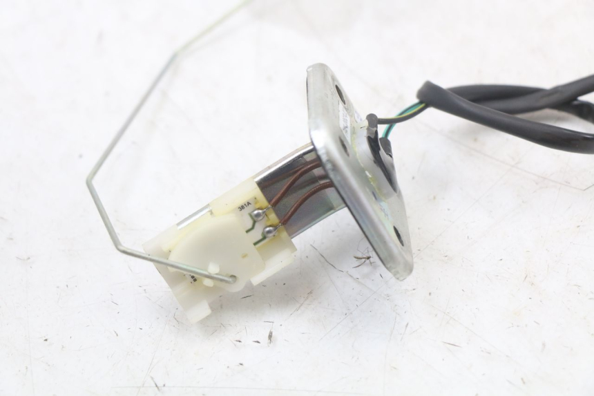 photo de DEPOSITO NIVEL ROYAL ENFIELD CONTINENTAL GT 650 (2019 - 2024) - Detalle de la pieza