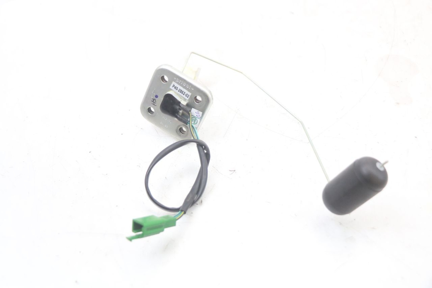 photo de DEPOSITO NIVEL ROYAL ENFIELD CONTINENTAL GT 650 (2019 - 2024) - Zoom estado de uso