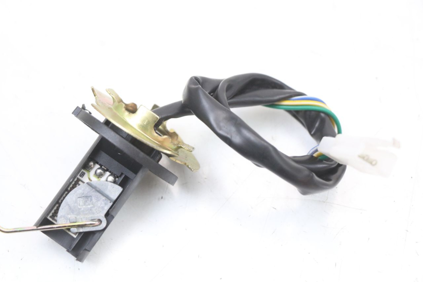 photo de INDICADOR DE NIVEL DE COMBUSTIBLE JM MOTORS SANTANA 50 (2014 - 2023) - Primer plano técnico