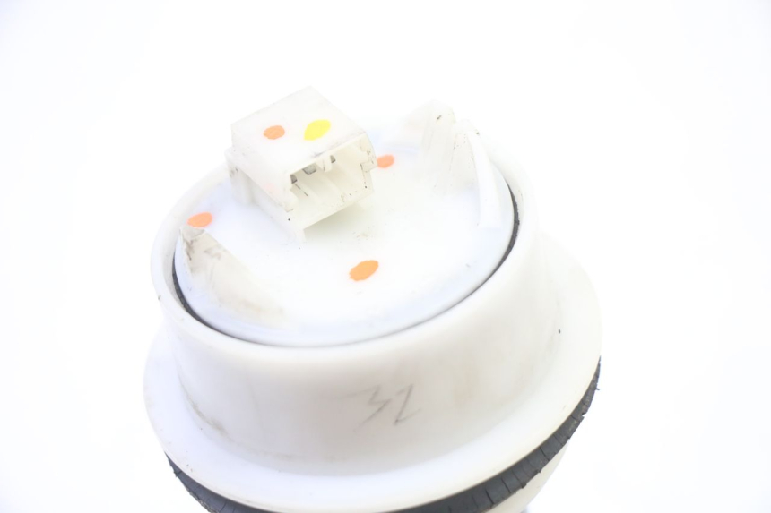 photo de DEPOSITO NIVEL PEUGEOT SATELIS 250 (2006 - 2012) - Otra perspectiva