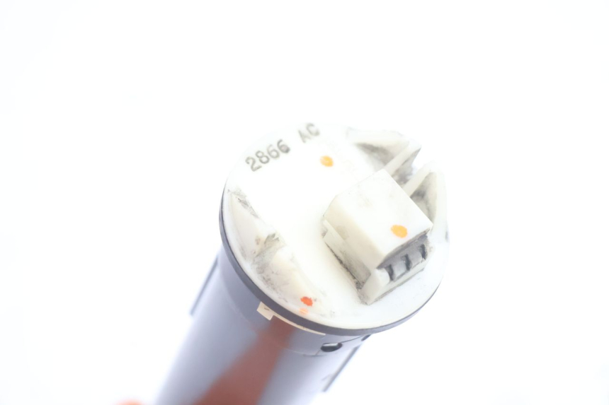 photo de DEPOSITO NIVEL PEUGEOT SATELIS 125 (2006 - 2009) - Zoom estado de uso