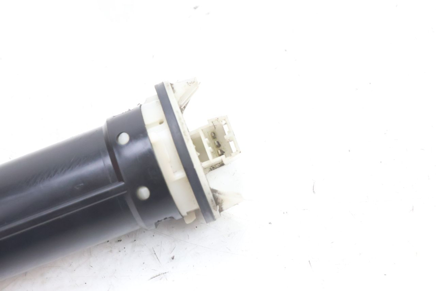 photo de DEPOSITO NIVEL PEUGEOT SATELIS 125 (2006 - 2009) - Detalle de la pieza