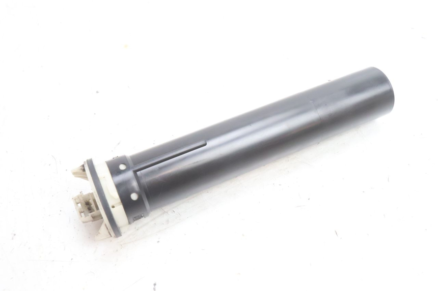 photo de DEPOSITO NIVEL PEUGEOT SATELIS 125 (2006 - 2009) - Primer plano técnico