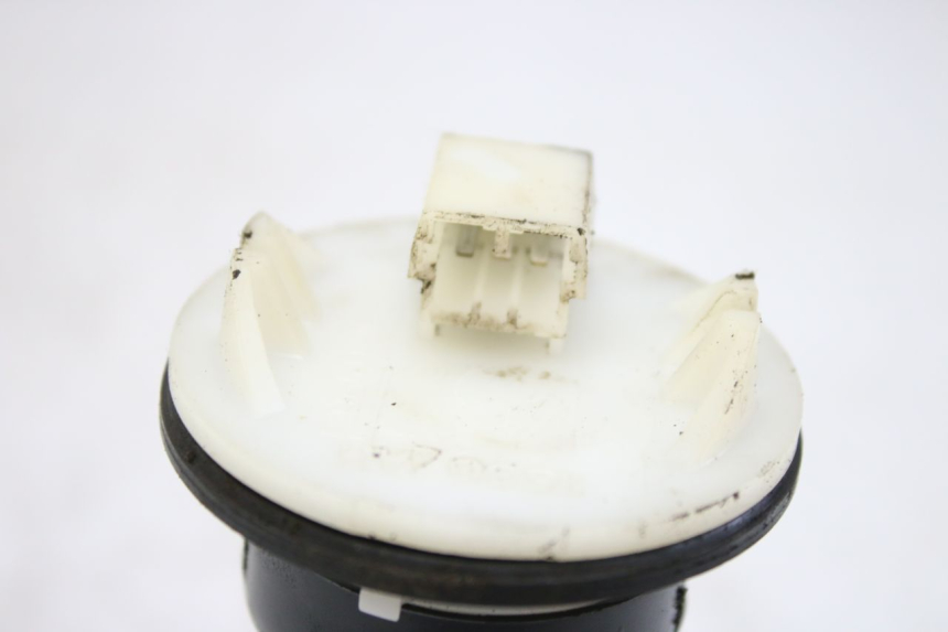 photo de INDICADOR DE NIVEL DE COMBUSTIBLE APRILIA SCARABEO 100 (2003 - 2012) - Otra perspectiva