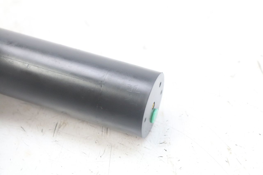 photo de INDICADOR DE NIVEL DE COMBUSTIBLE APRILIA SCARABEO 100 (2003 - 2012) - Zoom estado de uso