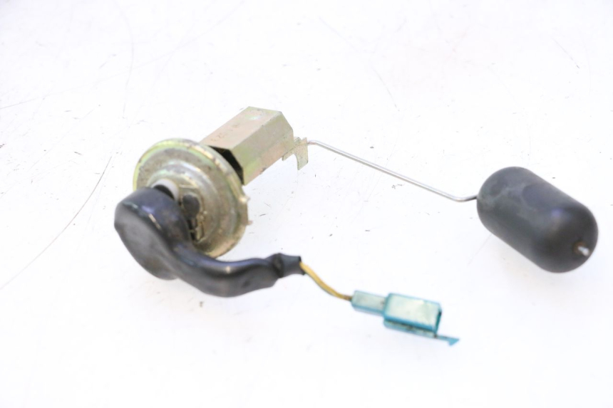 photo de INDICADOR DE NIVEL DE COMBUSTIBLE. PEUGEOT SPEEDFIGHT LC 50 (1996 - 2002) - Otra perspectiva