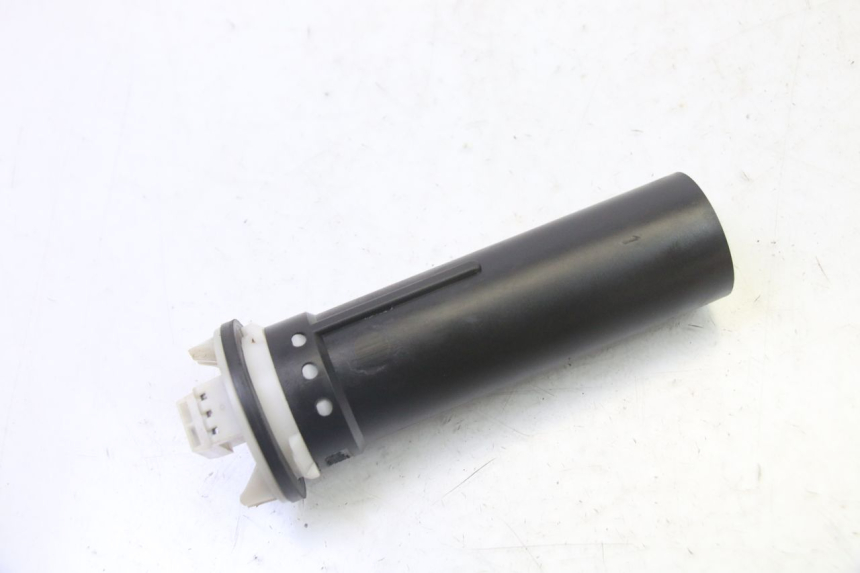 photo de DEPOSITO NIVEL APRILIA SR R 2T LC 50 (2018 - 2021) - Primer plano técnico