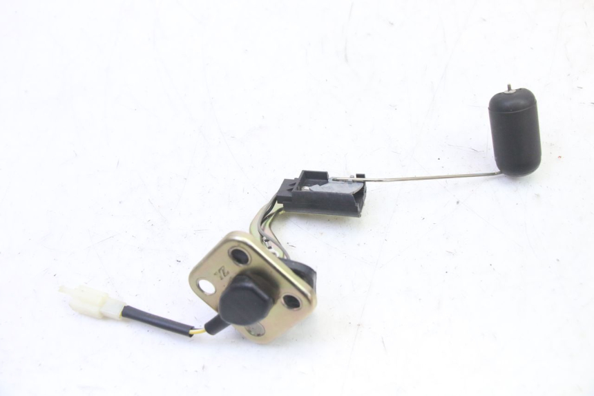 photo de DEPOSITO NIVEL PEUGEOT STREETZONE I NAKED 2T 50 (2018 - 2020) - Zoom estado de uso