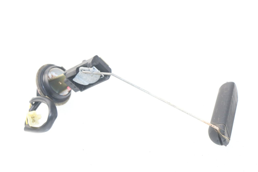 photo de DEPOSITO NIVEL SUZUKI UC EPICURO 125 (1999 - 2003) - Detalle de la pieza