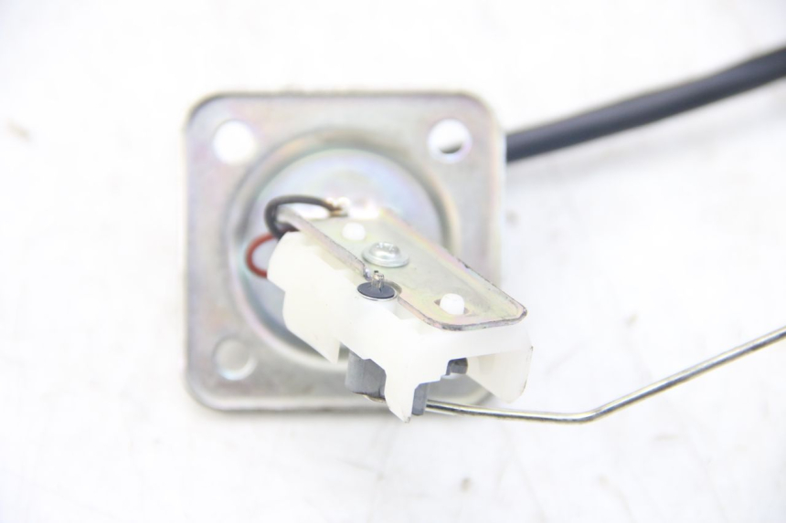 photo de INDICADOR DE NIVEL DE COMBUSTIBLE PIAGGIO VESPA SPRINT 2T 50 (2014 - 2018) - Otra perspectiva