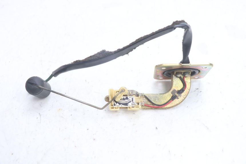 photo de INDICADOR DE NIVEL DE COMBUSTIBLE HONDA VFR FI RC46 800 (1998 - 2001) - Primer plano técnico