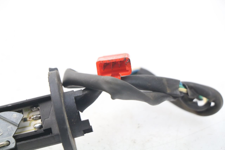 photo de INDICADOR DE COMBUSTIBLE EUROCKA VIRTUALITY GT 4T 50 (2011 - 2017) - Primer plano técnico